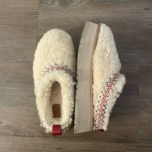 UGG Tazz Slippers